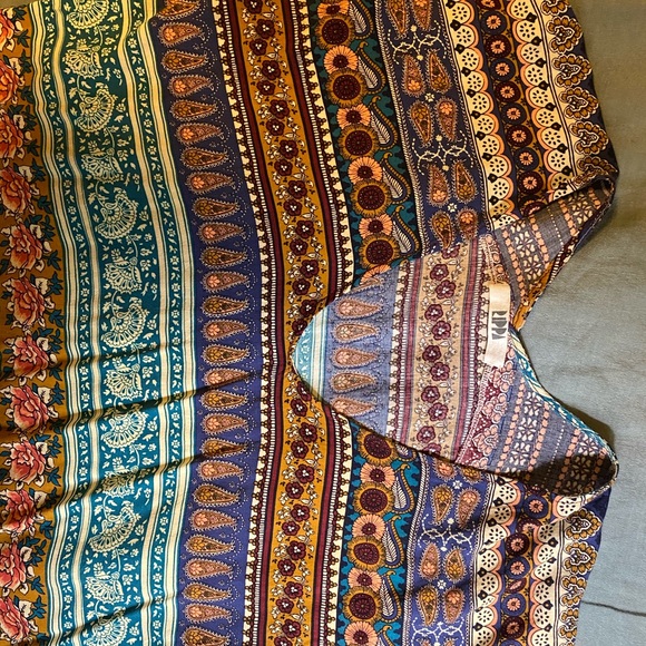 Unique patterned tunic - Picture 5 of 8